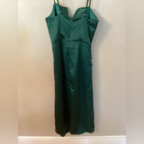 LULUS SIZE MED DOWN TO DANCE EMERALD GREEN SATIN GATHERED TULIP MIDI DRESS - Picture 8 of 14